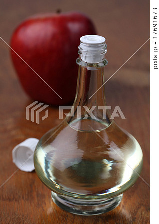 Apple vinegar 17691673