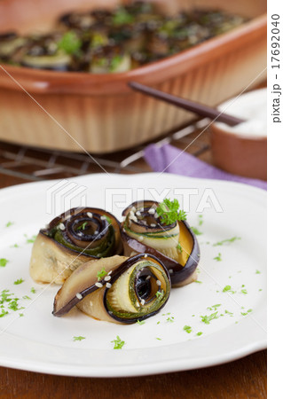 Baked eggplant and yucchini with hemp seed Baked eggplant and yucchini with hemp seed 17692040
