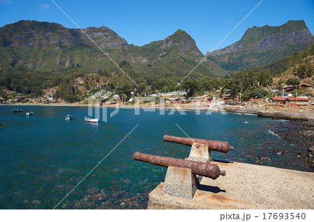Robinson Crusoe Island Robinson Crusoe Island 17693540