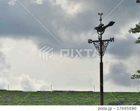 風見鶏とダム 17695080