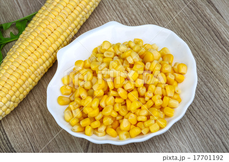 Sweet corn Sweet corn 17701192