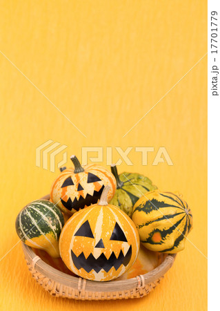 ハロウィンのおもちゃカボチャ 17701779