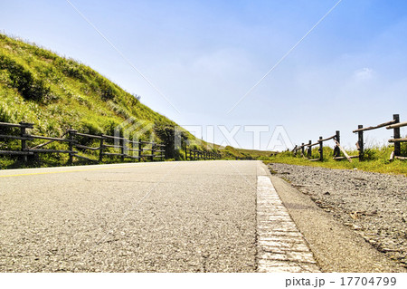 阿蘇山 阿蘇パノラマラインからの景色 阿蘇山 阿蘇パノラマラインからの景色 17704799