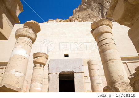 The temple of Hatshepsut near Luxor in Egypt 17708119