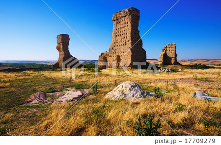 destroyed castle of Palenzuela 17709279