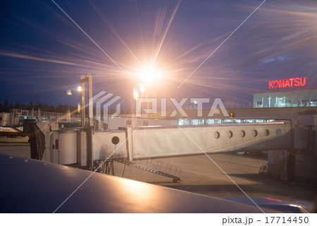 夜の小松空港 17714450
