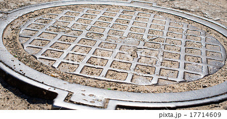 Metal manhole cover Metal manhole cover 17714609