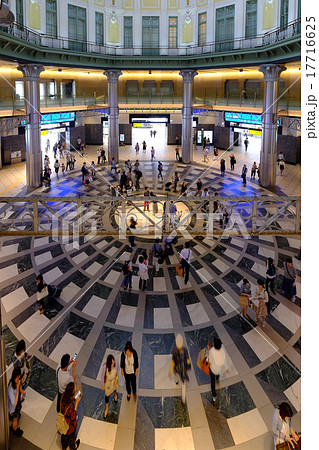 東京駅丸の内北口床の写真素材