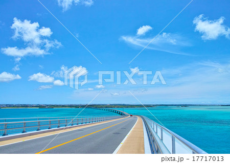 真夏の伊良部大橋と宮古島 真夏の伊良部大橋と宮古島 17717013