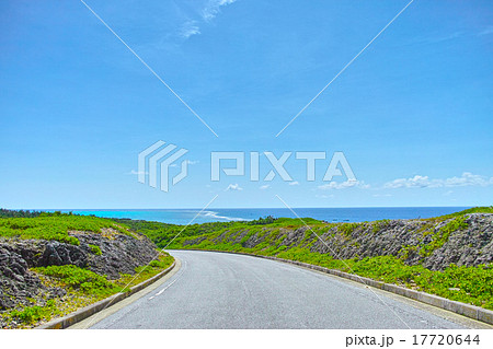 海の見える道路 17720644