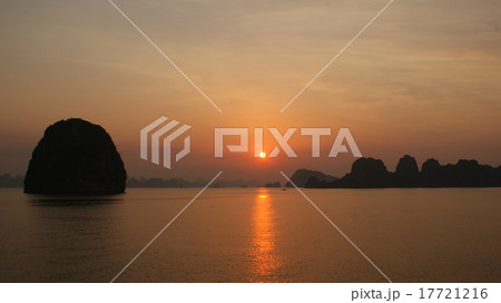 ベトナム・ハロン湾の夕日 ベトナム・ハロン湾の夕日 17721216