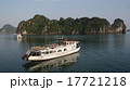 ベトナム・ハロン湾の客船 17721218