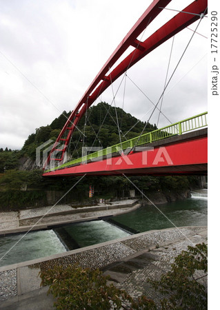 富山県黒部川と愛本橋 富山県黒部川と愛本橋 17725290