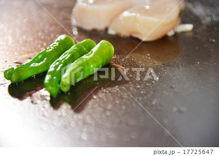 ホタテとシシトウ 17725647