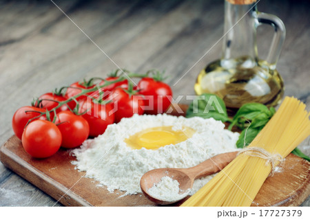 Preparing pasta on the table 17727379
