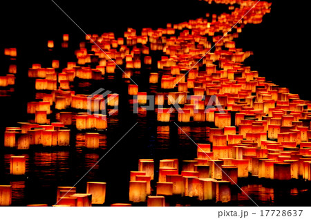 永平寺の大灯篭流し 17728637