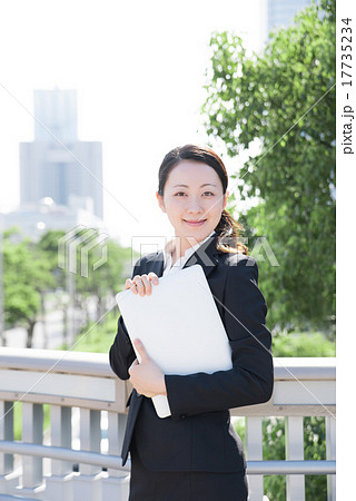 ビジネス 女性 ビジネス 女性 17735234