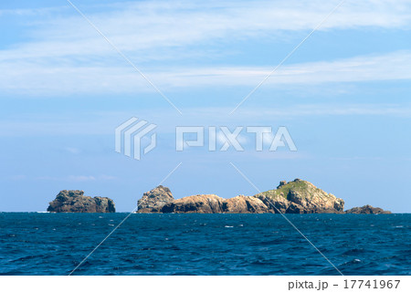 沖ノ島の離れ小屋島,御門柱、天狗岩 沖ノ島の離れ小屋島,御門柱、天狗岩 17741967