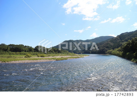佐田の沈下橋からの四万十川 17742893