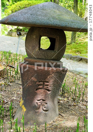 旧安田庭園内（石灯篭） 17748043