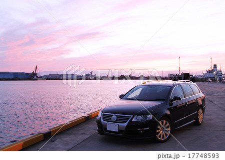 ドライブデートイメージ【夕焼け】 ドライブデートイメージ【夕焼け】 17748593