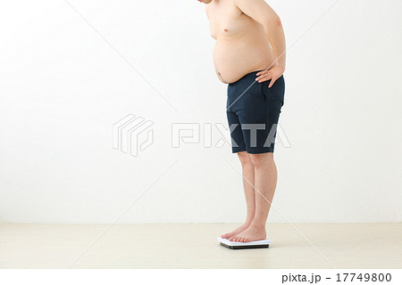 肥満男性　ダイエット 17749800