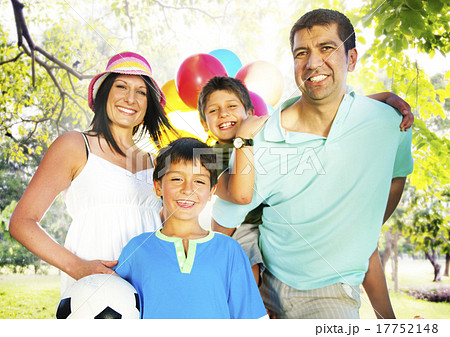 Family Happiness Parents Holiday Vacation Activity Concept Family Happiness Parents Holiday Vacation Activity Concept 17752148