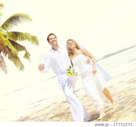 Couple Romance Beach Love Marriage Concept Couple Romance Beach Love Marriage Concept 17752272
