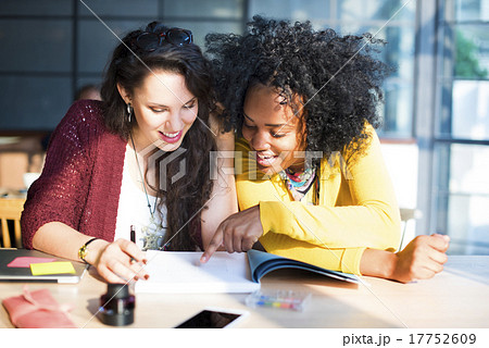Ladies Women Working Together Project Concept 17752609