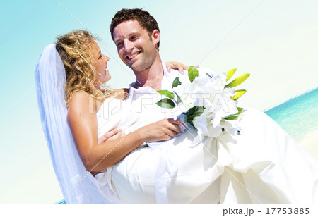 Honeymoon Couple Romantic Summer Beach Concept 17753885