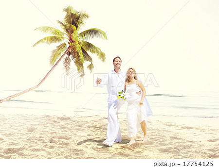 Couple Romance Beach Love Marriage Concept Couple Romance Beach Love Marriage Concept 17754125