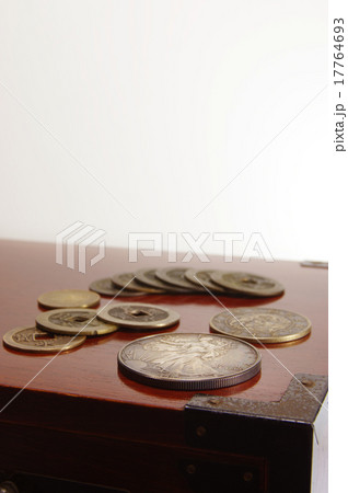 一ドル銀貨 17764693