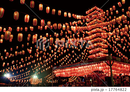 夜の盆踊りの写真素材