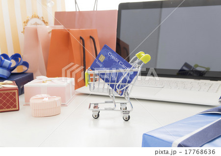 ネットショッピング 17768636