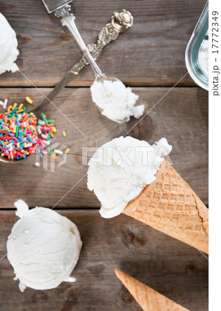 Top view milk ice cream cone 17772349