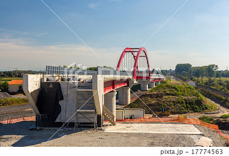 Bridge to swap direction of rail traffic 17774563