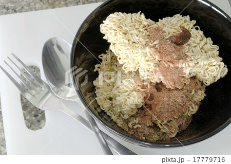 Raw instant noodle prepare for fill hot water Raw instant noodle prepare for fill hot water 17779716