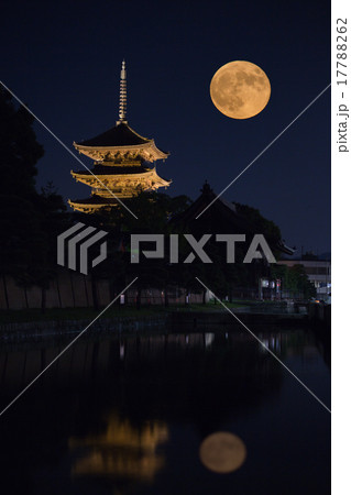 東寺と十六夜 東寺と十六夜 17788262