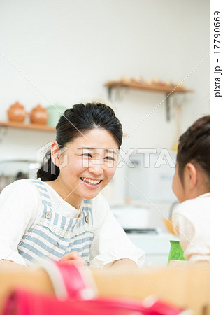 mother and child 2 17790669