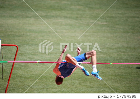 陸上競技の高跳びの写真素材