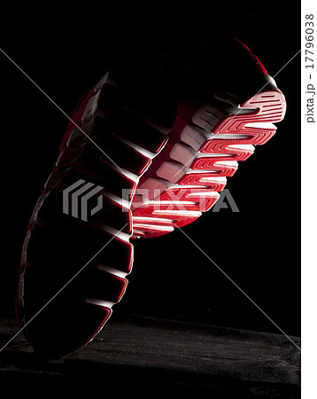 running person, bottom view, soles 17796038