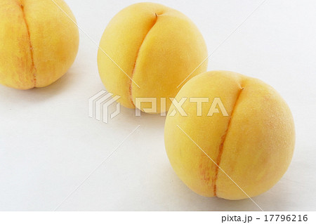 黄色い桃 17796216