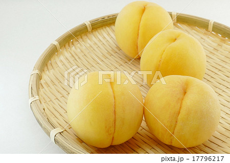 黄色い桃 17796217