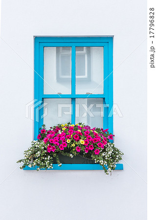 青い窓 Blue windowの写真素材 [17796828] - PIXTA