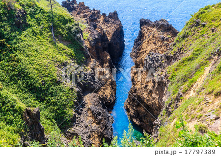 能登半島　義経の舟隠し 17797389