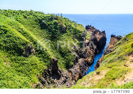 能登半島　義経の舟隠し 17797390