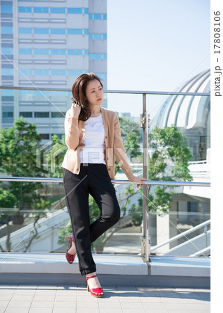 カジュアルビジネス　女性 17808106