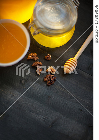 Honey with walnut Honey with walnut 17809006