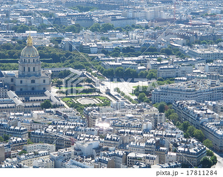 エッフェル塔から見たアンバンリッド 17811284