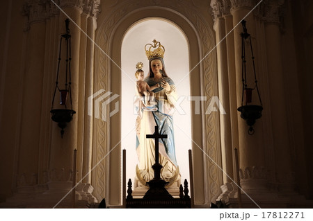 マカオ　聖ドミニコ教会 聖母子像 17812271